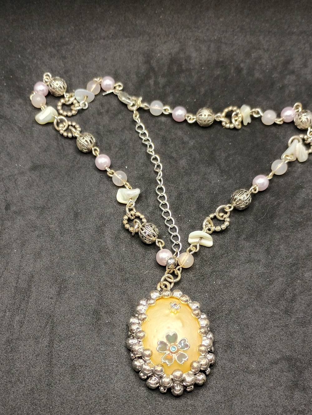 Avon Gold-Tone Yellow Floral Pendant Necklace with Pink and Cream Beads
